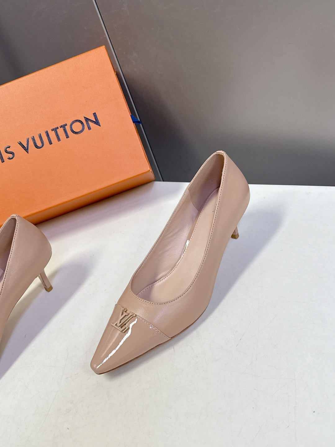 LU  shoes  Woman 2 Color 's  Heels