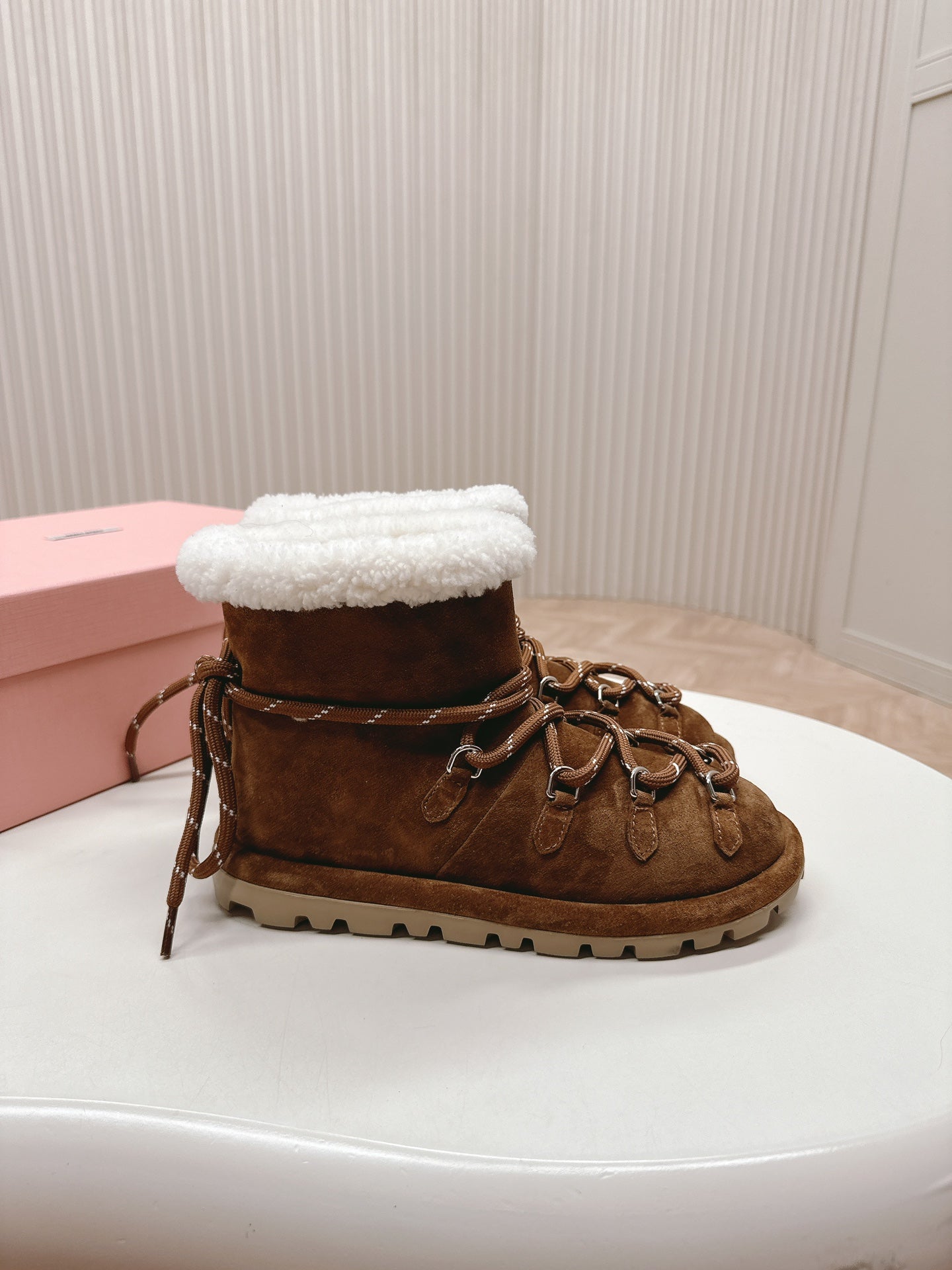 MIU MI  Boots UGG 2 Color's