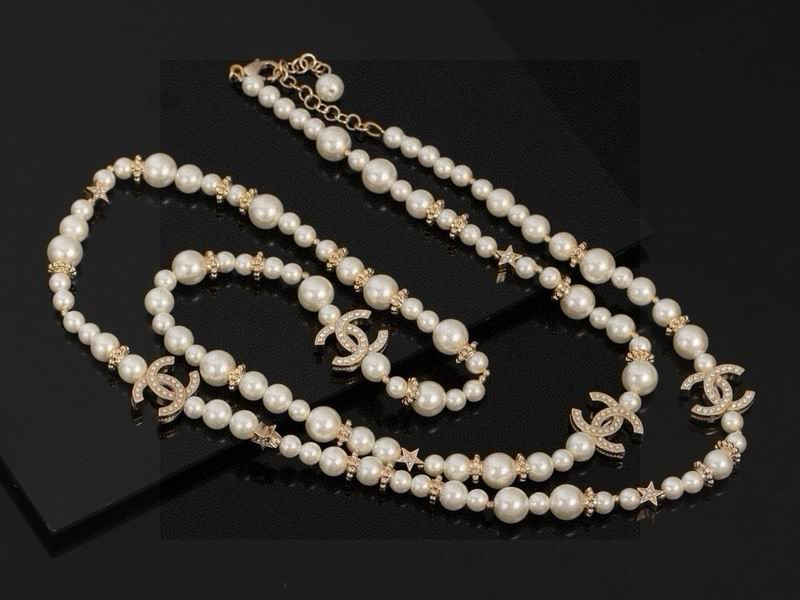 CHL Fashion Necklace
