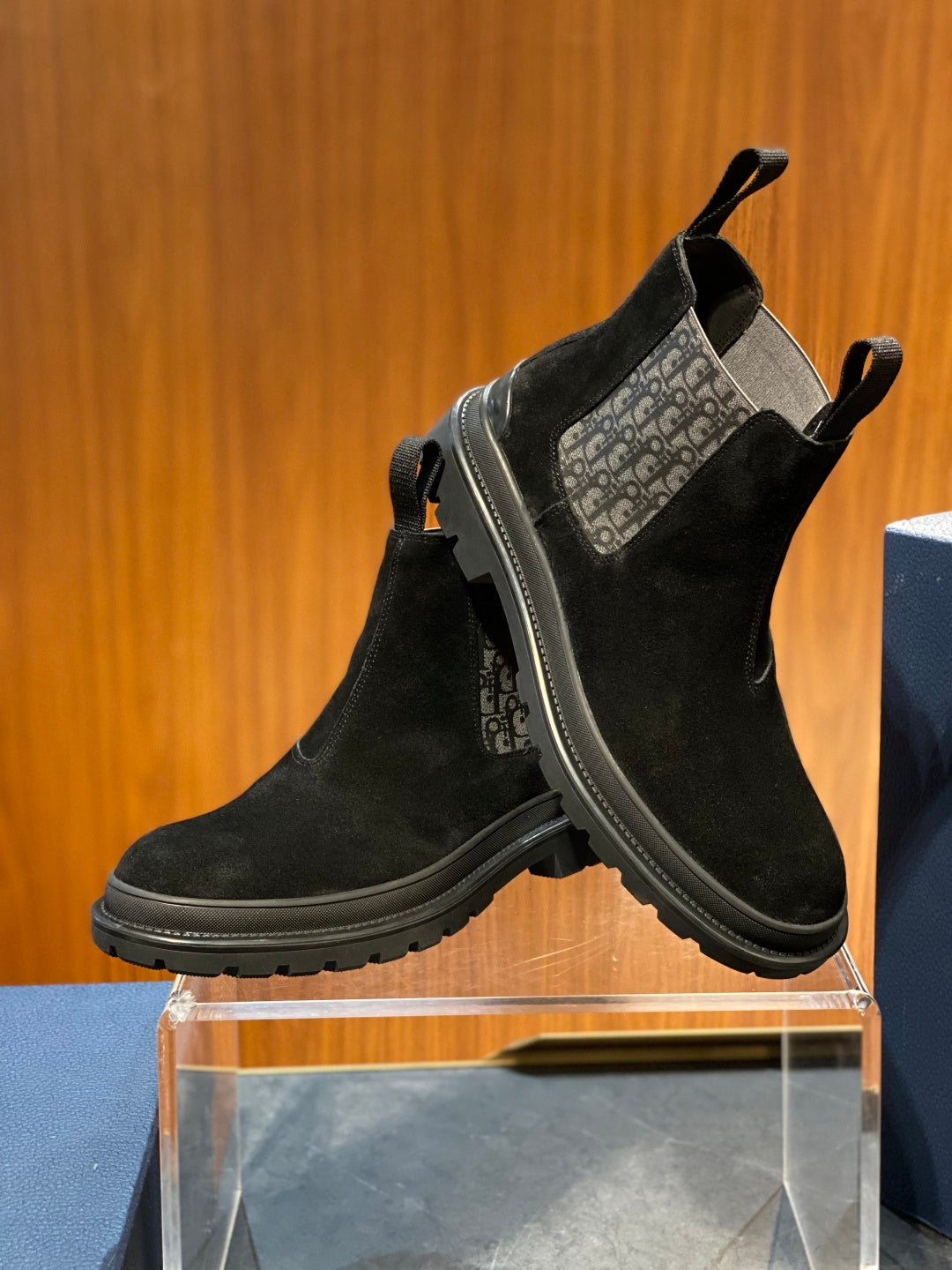 CHD Woman Boots 2 Color's