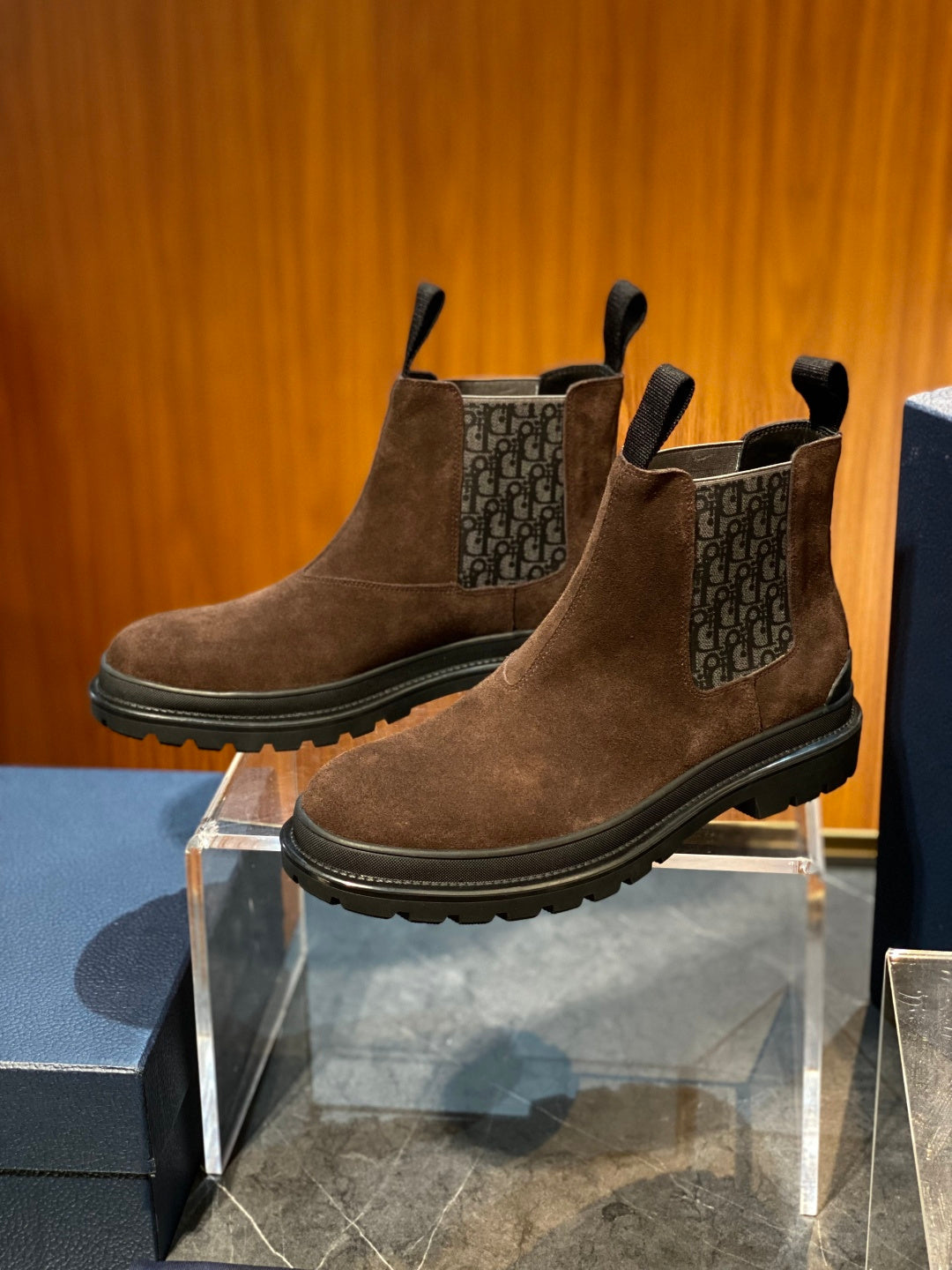 CHD Woman Boots 2 Color's