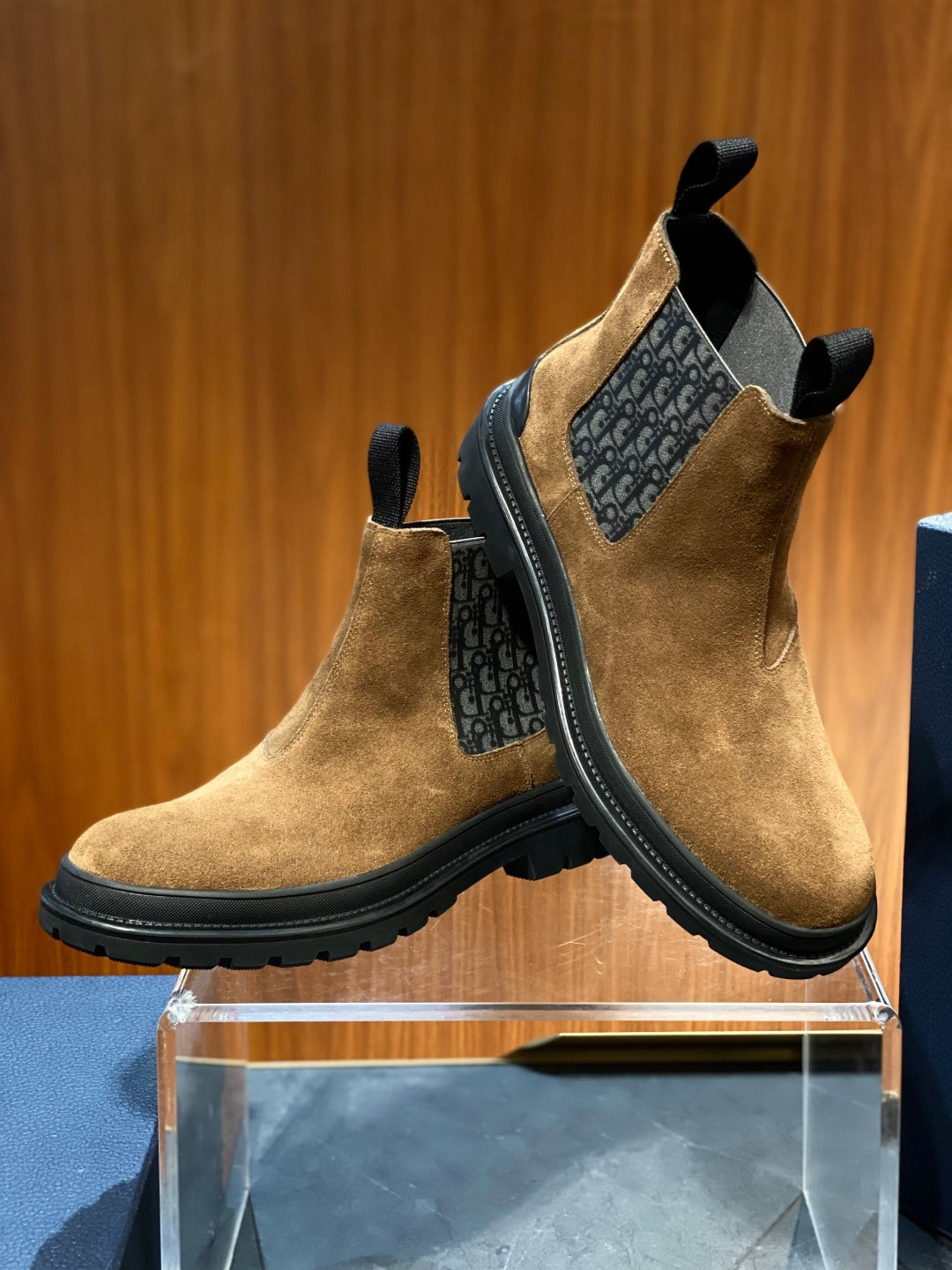 CHD Woman Boots 2 Color's