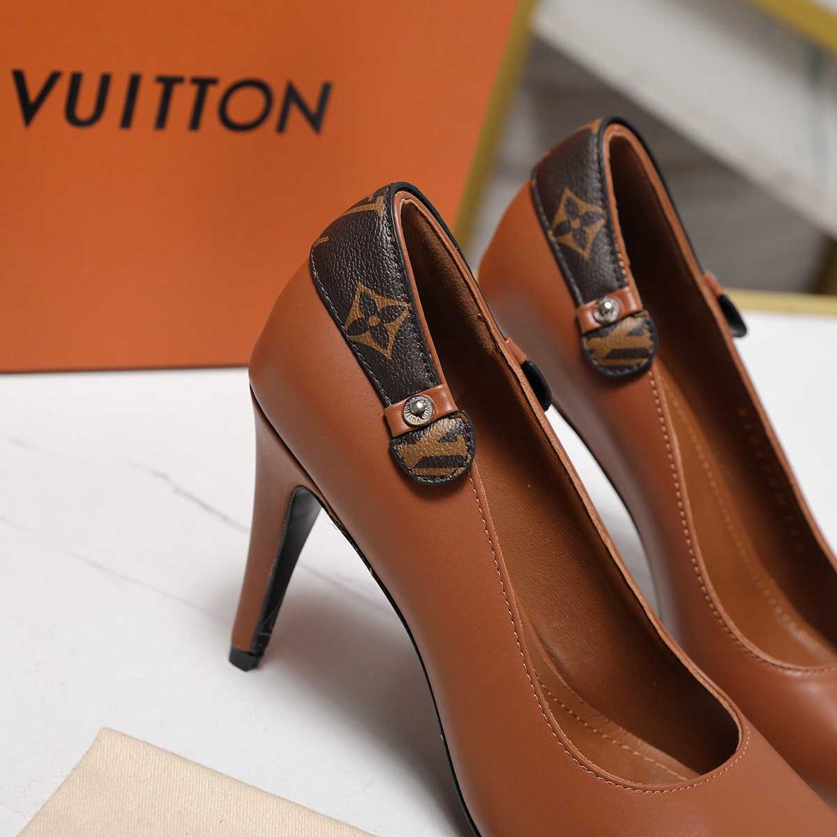 LU Shoes  Woman