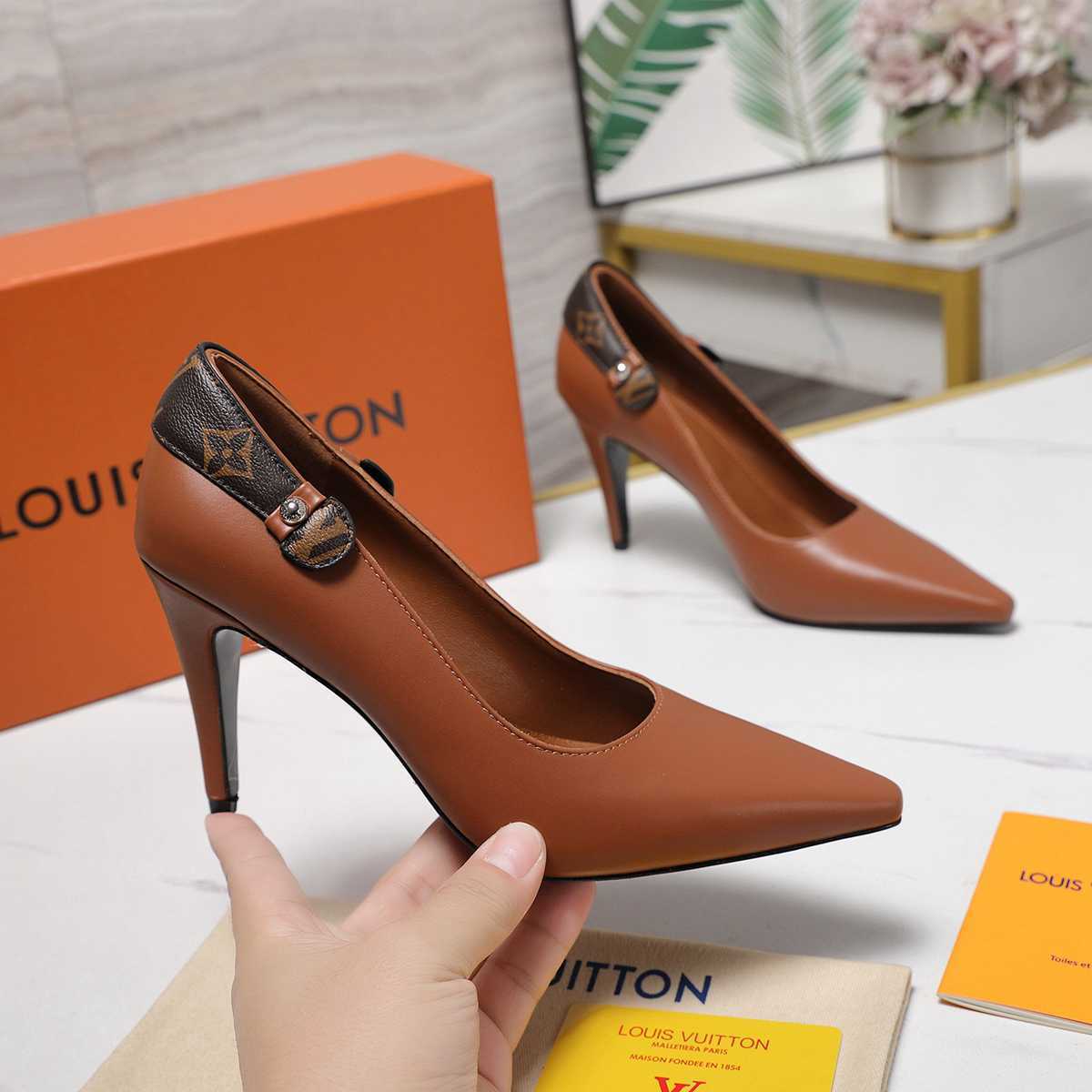 LU Shoes  Woman