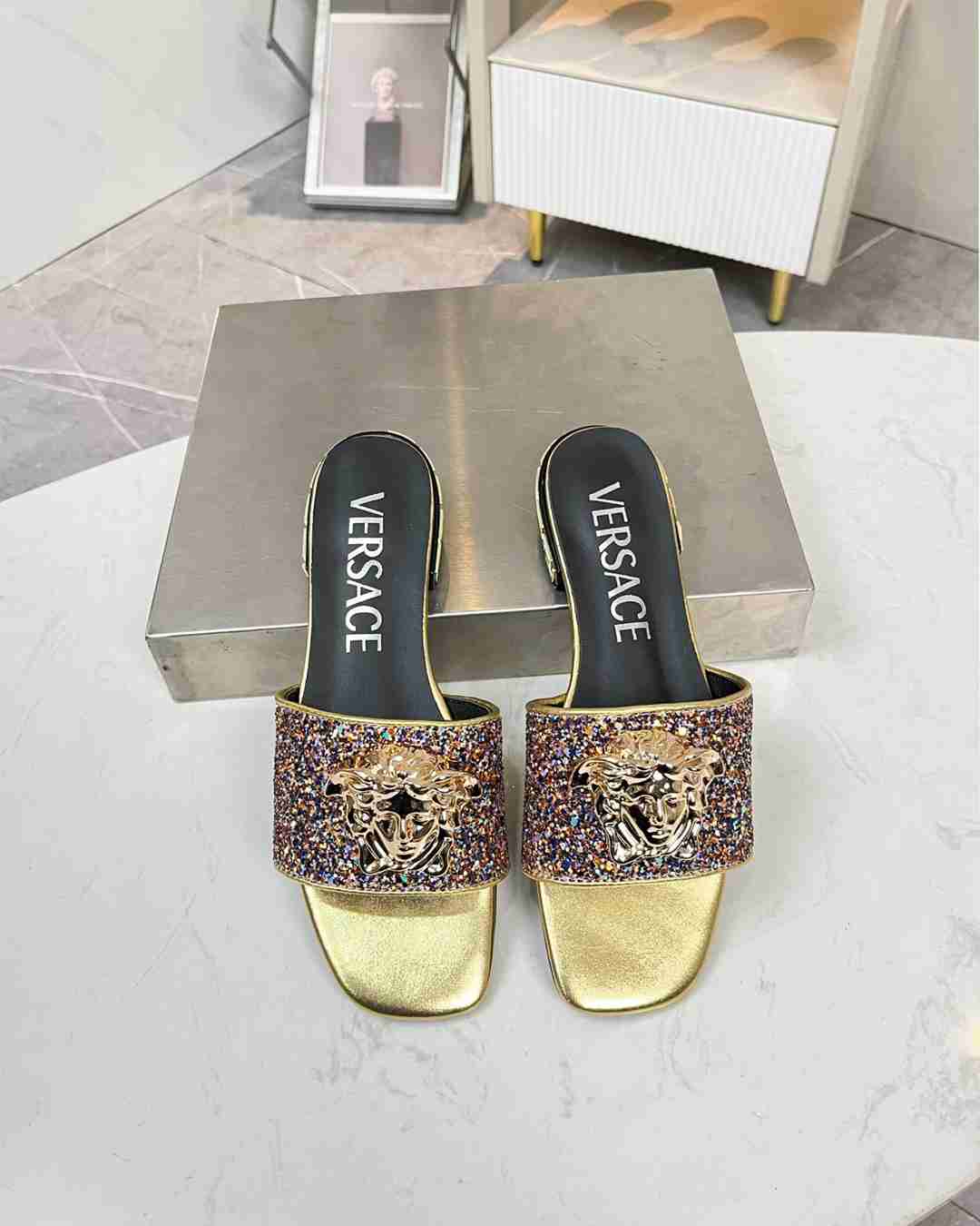 VRC Slippers Woman 42