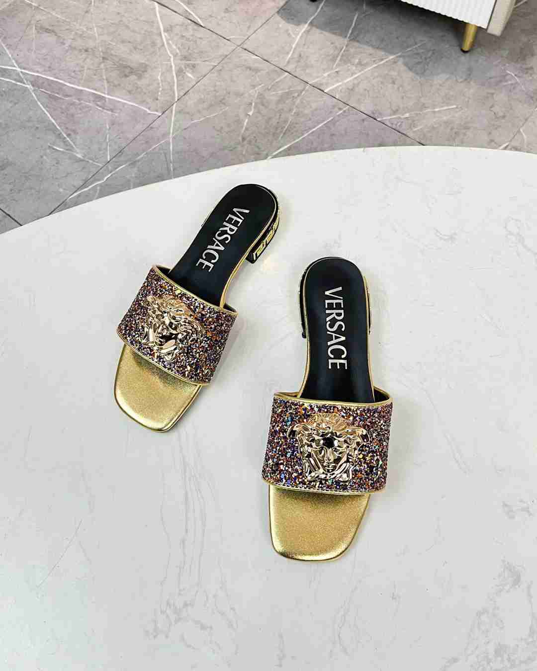 VRC Slippers Woman 42