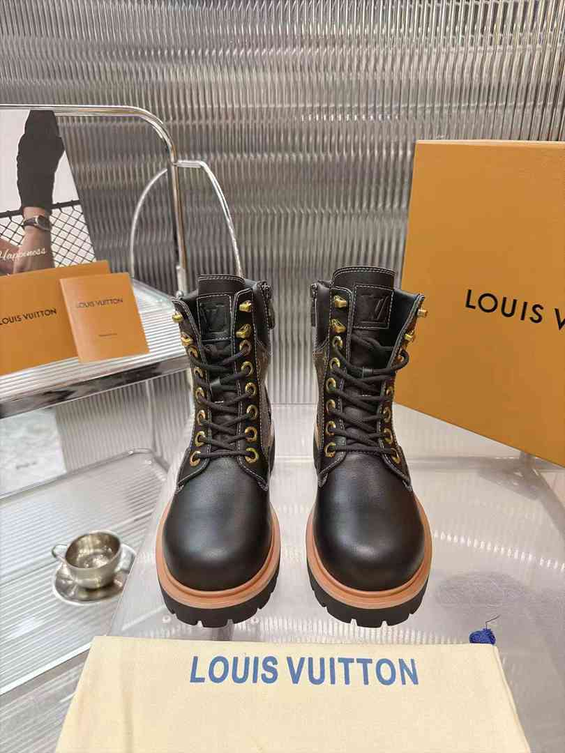 LU vs TIMBER  LAND Boots 46