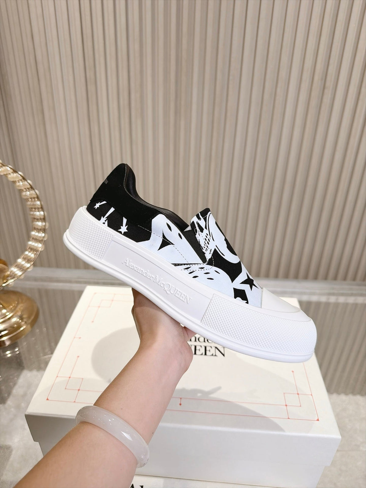 M*QUEEN Sneakers 2 Color's