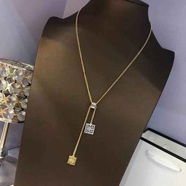 GIVENJY Necklace