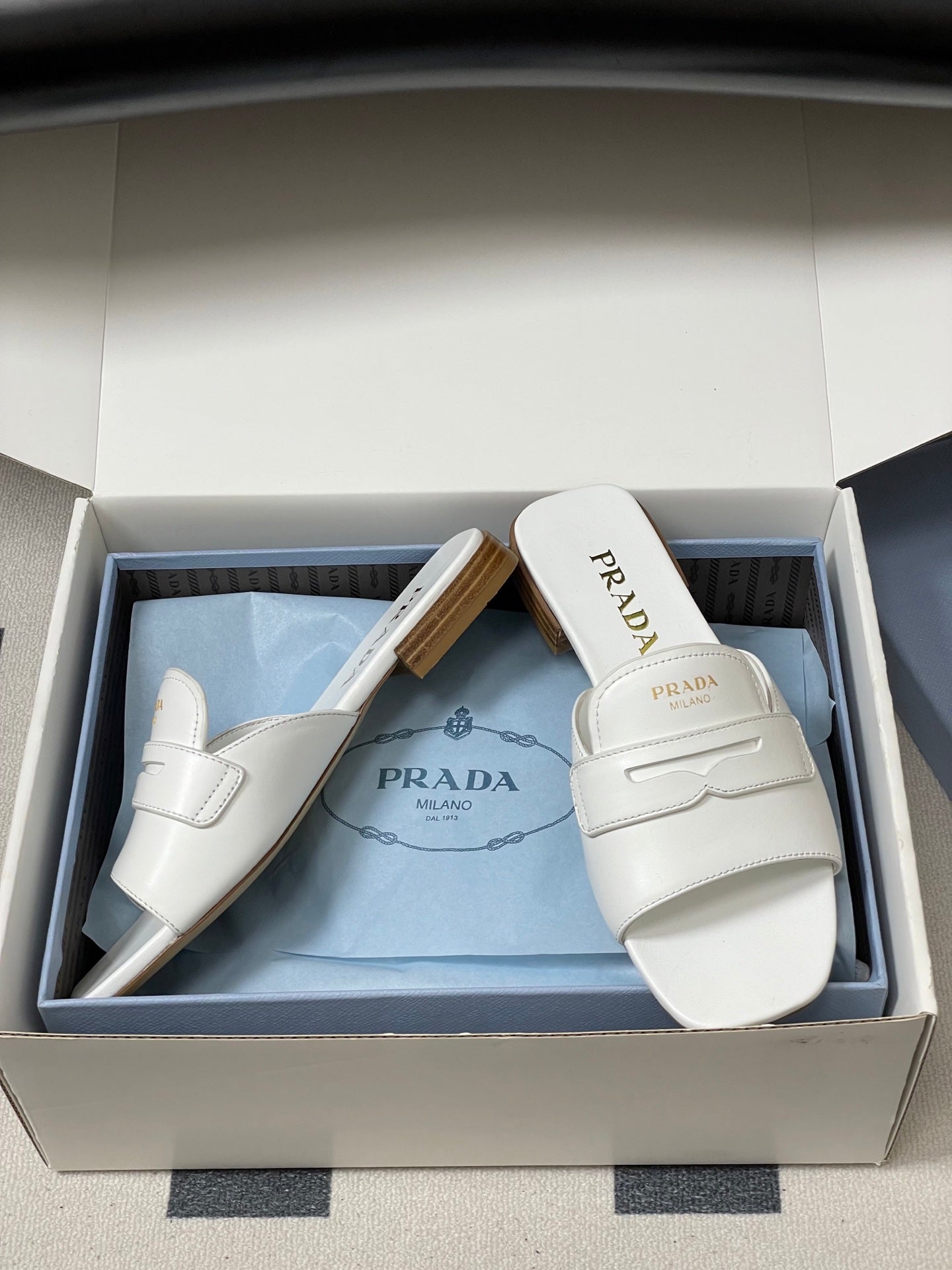 PRD slippers Woman White
