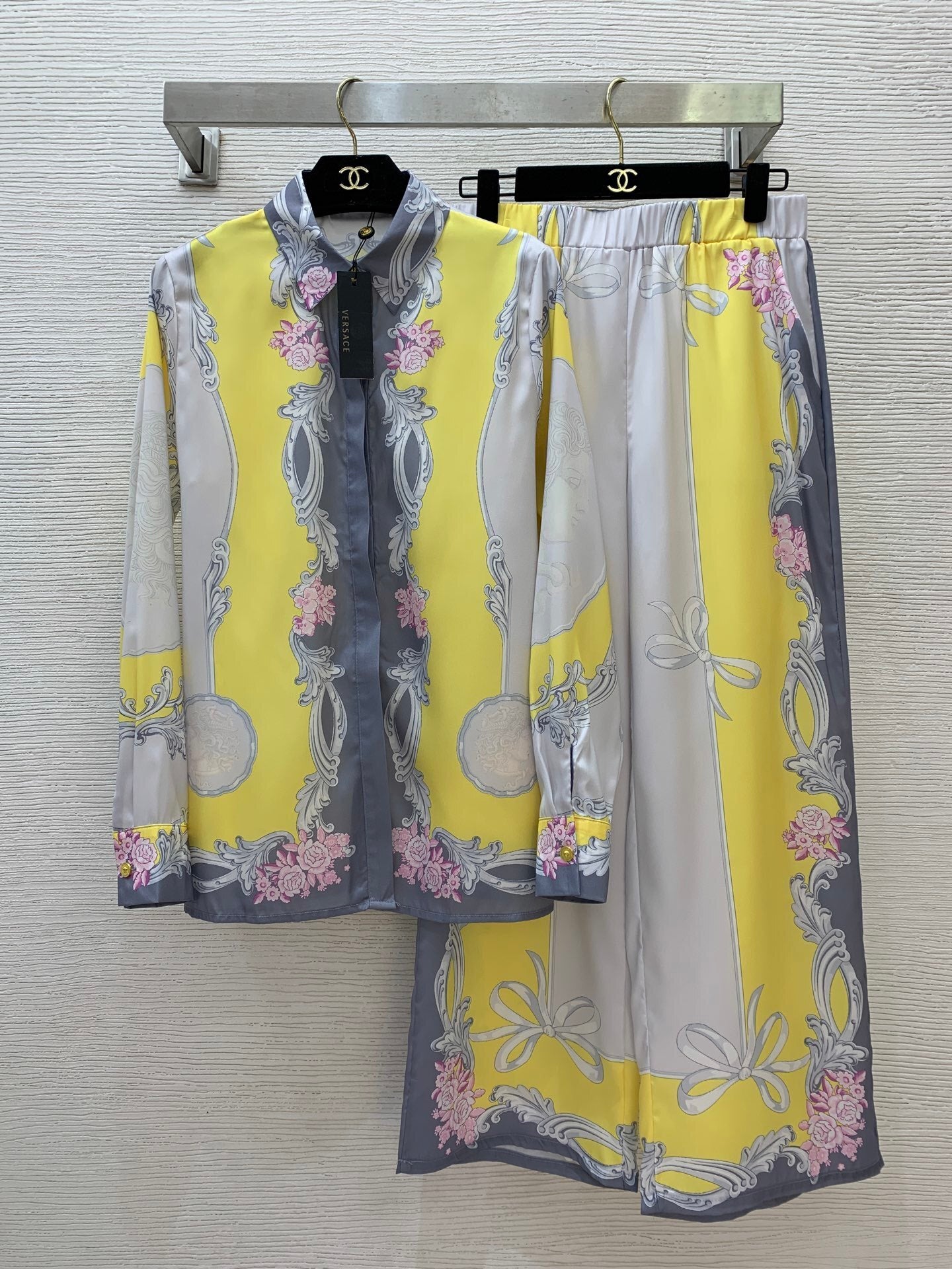 VRC Tallow  Suits  Shirt pants Woman