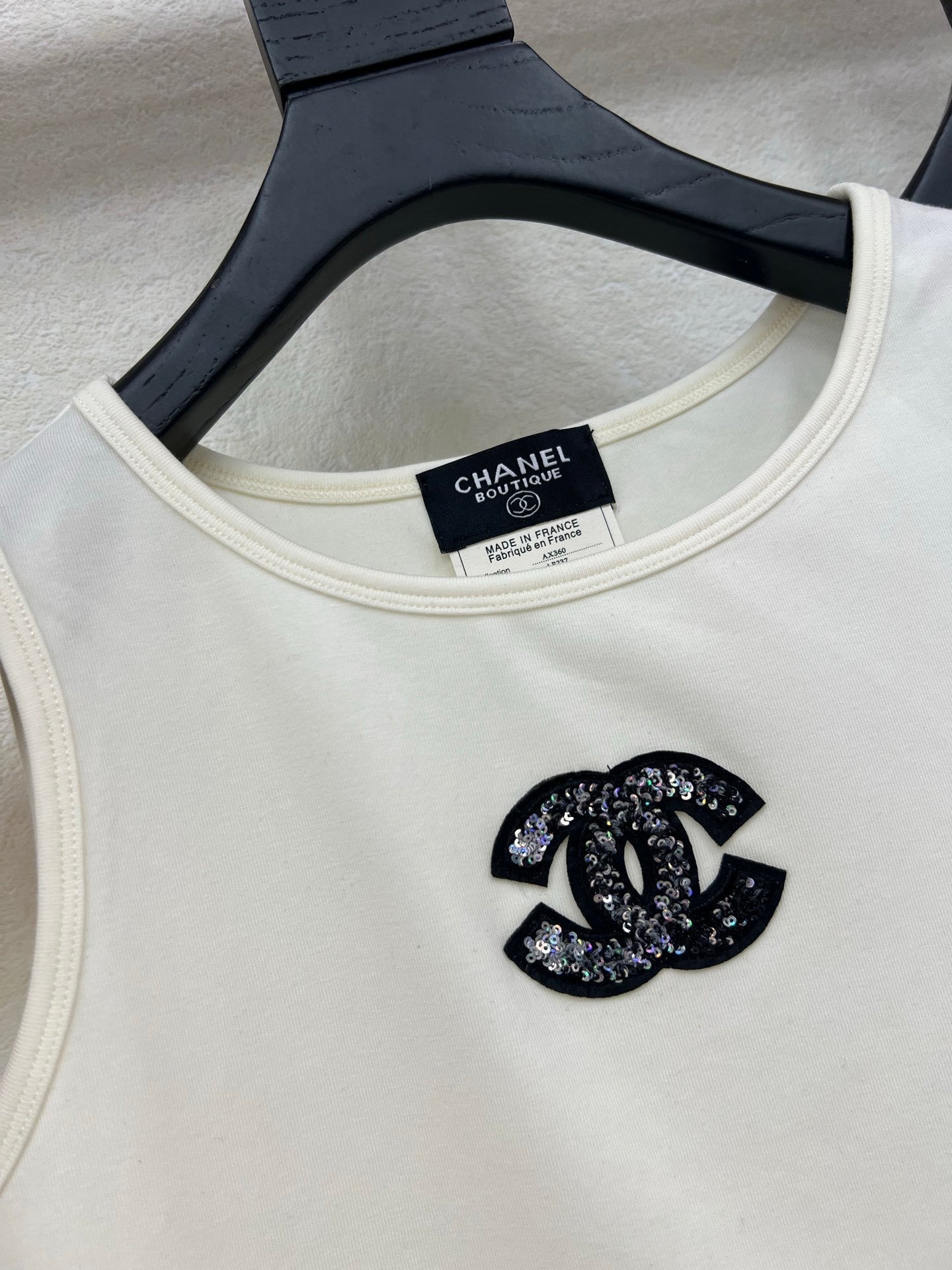 CHL Woman sweater sleeveless  2 Color's