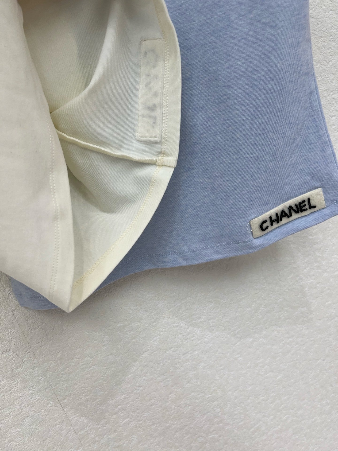 CHL Woman sweater sleeveless  2 Color's