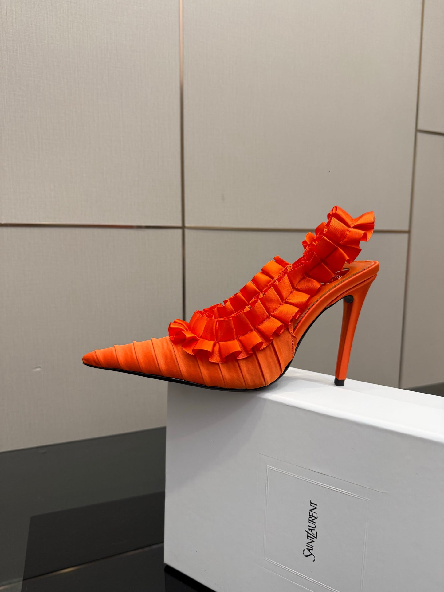 Y L shoes  Woman 2 Color's