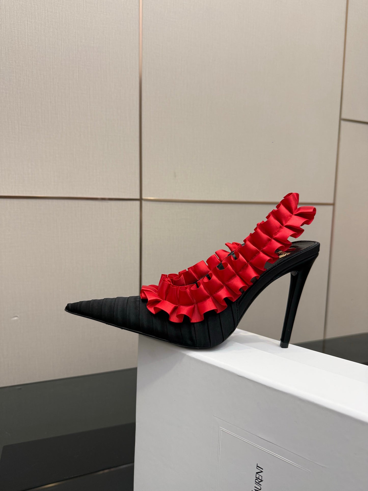 Y L shoes  Woman 2 Color's