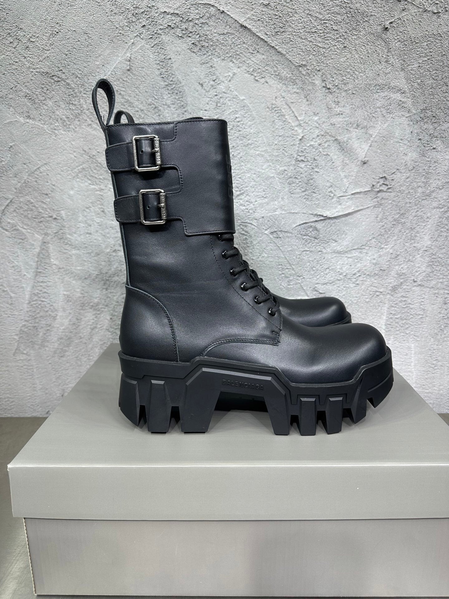 SNBAL  boots Man 46