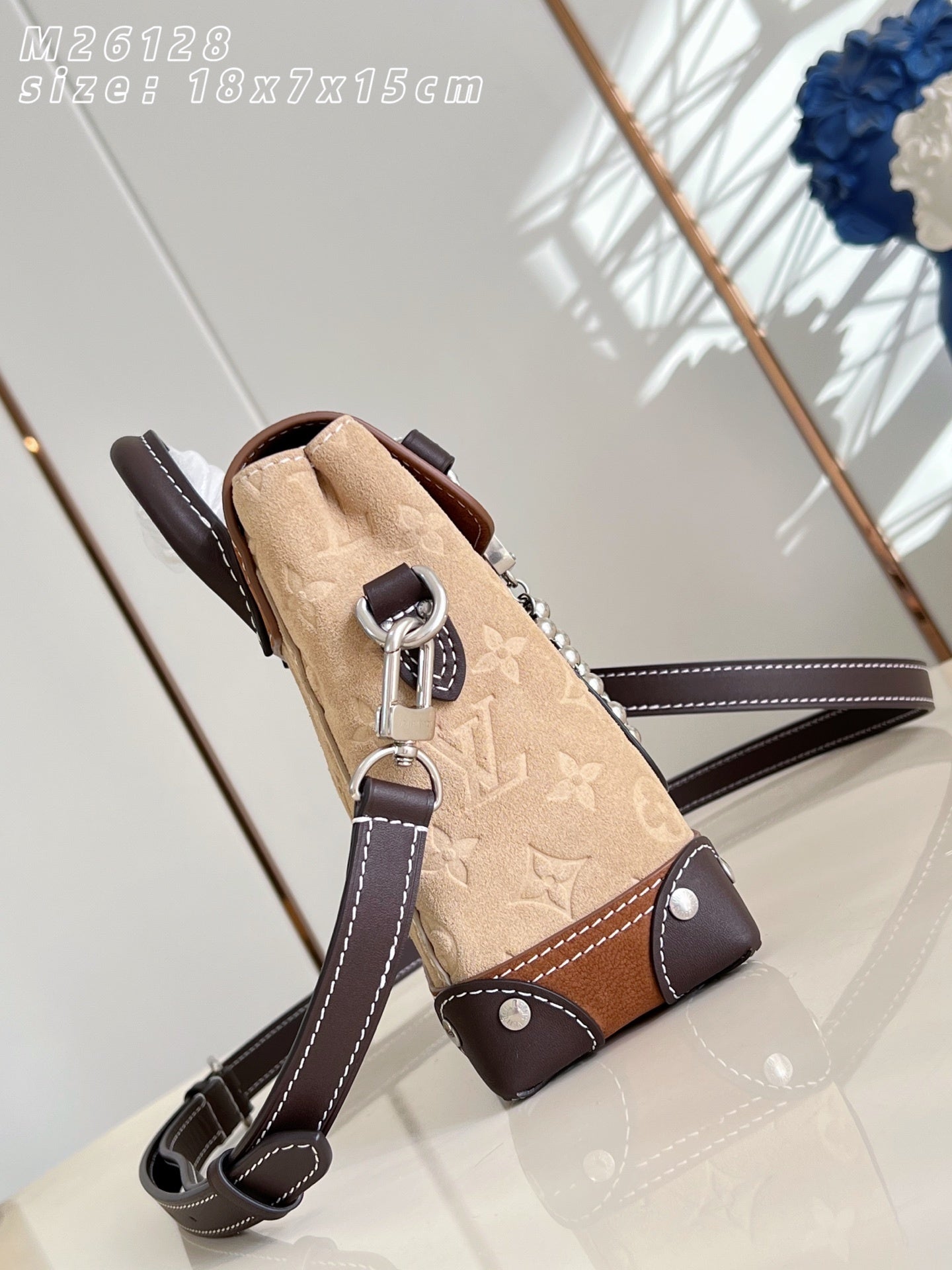 LU   Bag  size 18 cm Small limited