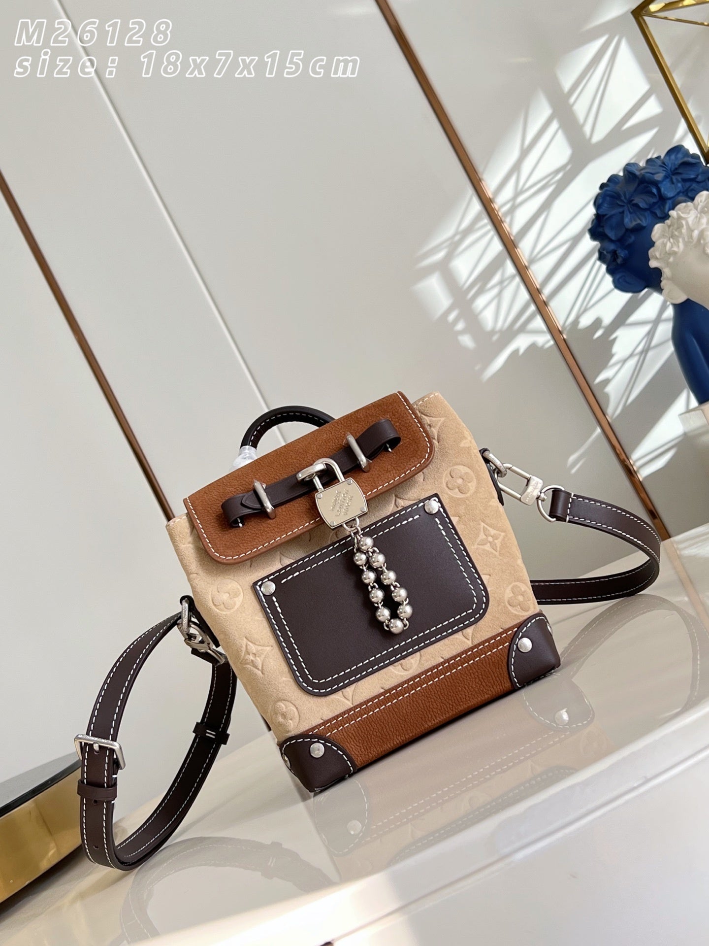 LU   Bag  size 18 cm Small limited