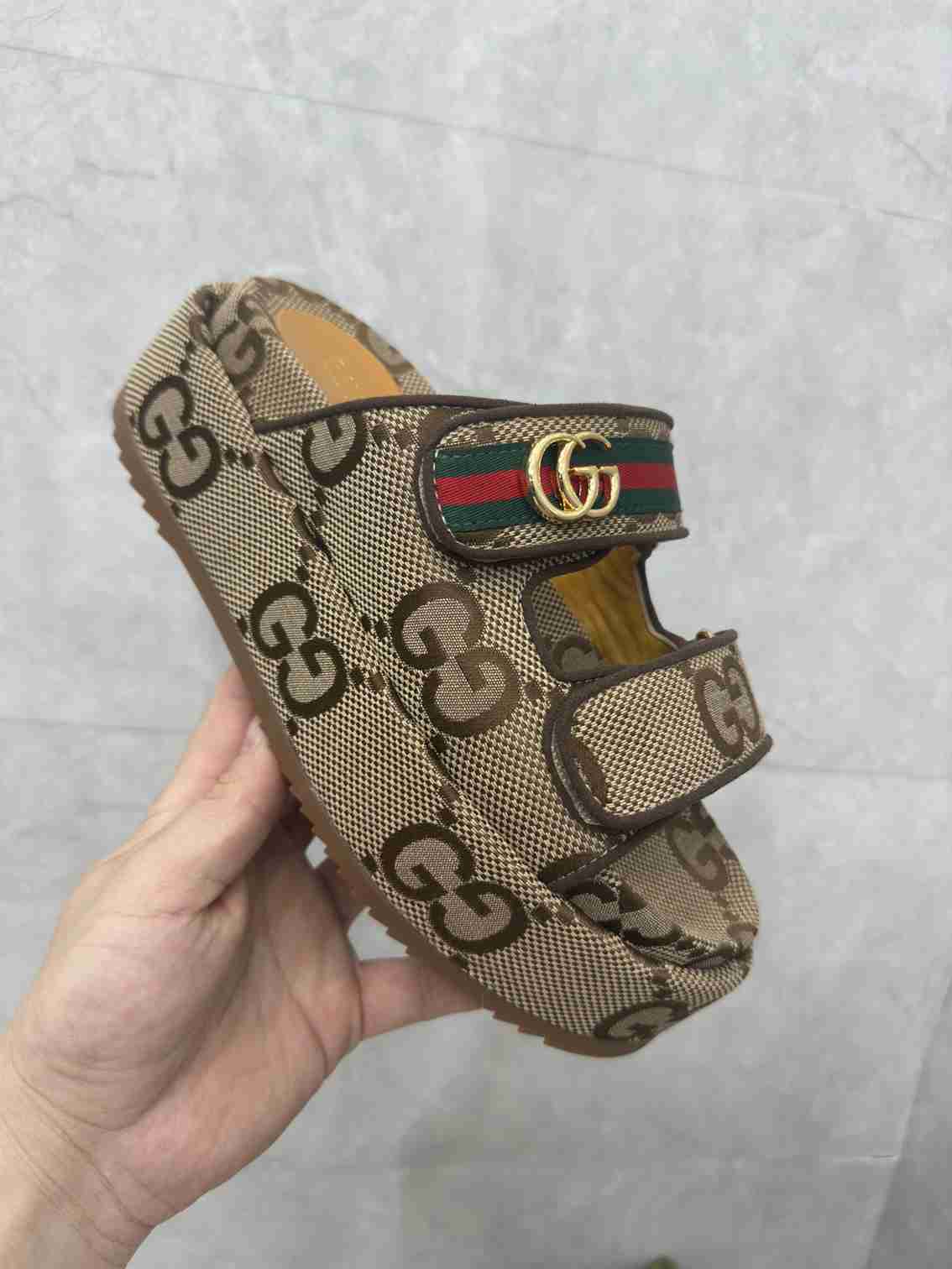 GU  Slippers Sandals  Woman 42