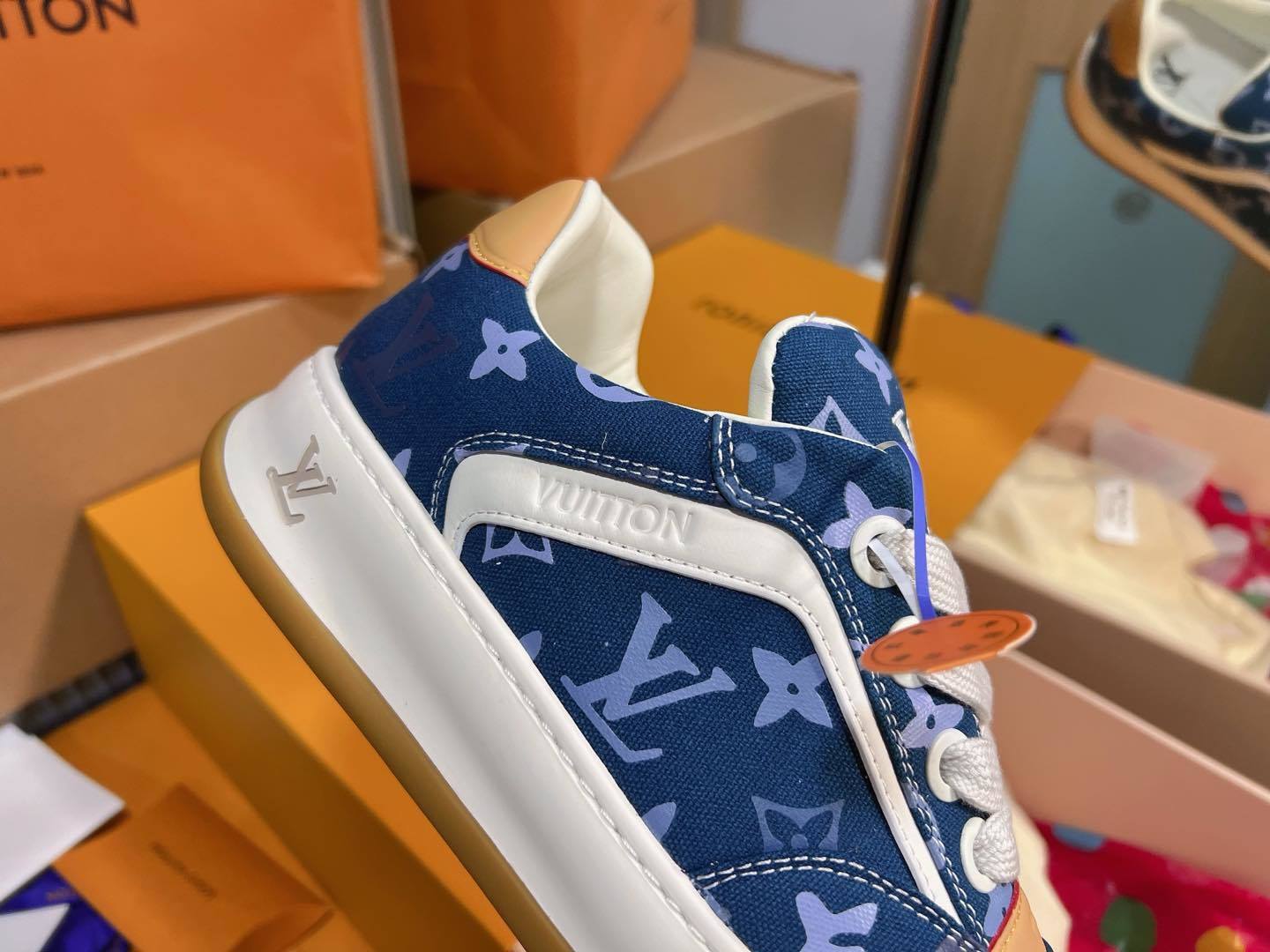 LU  Sneakers Unisex 3 Color