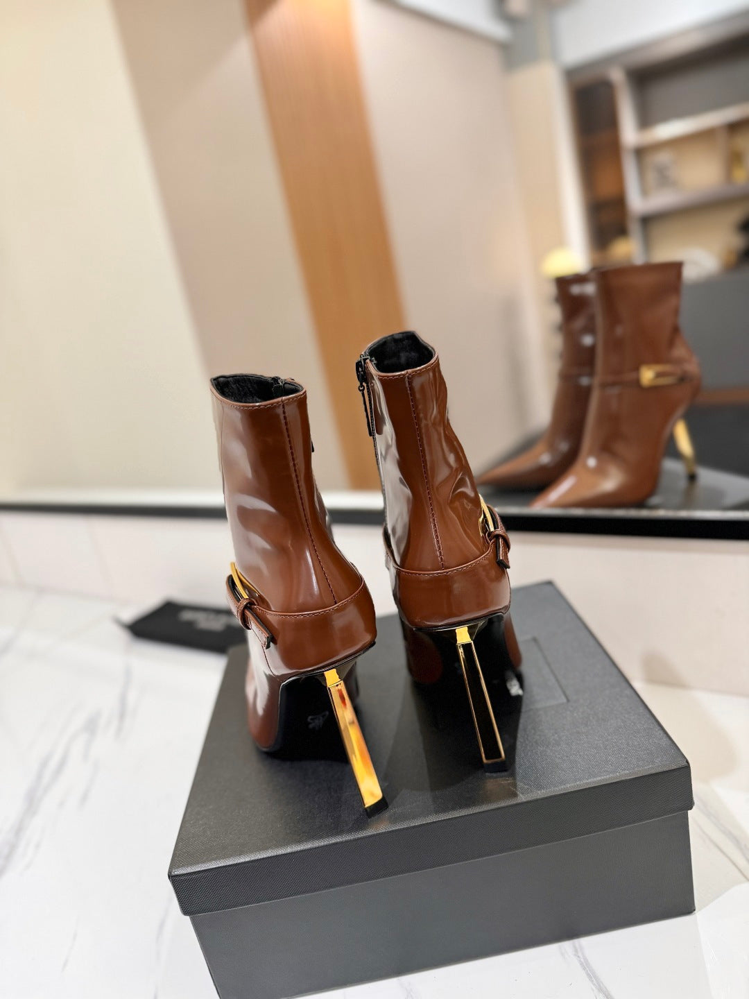 Y L  Woman Boots Heels 2 Color's