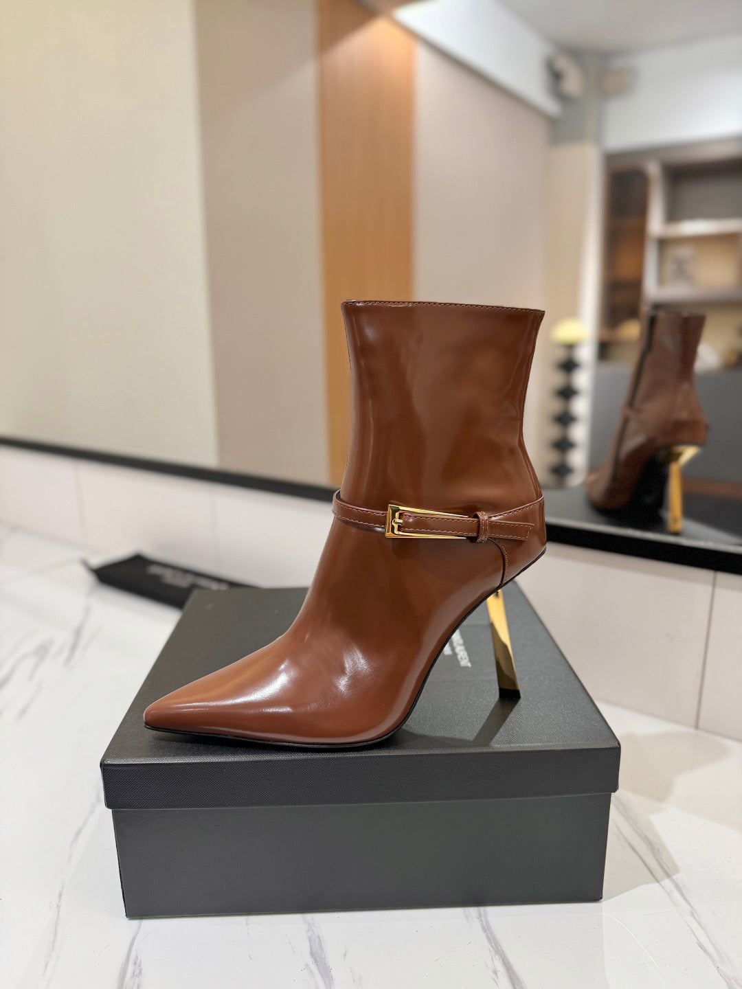 Y L  Woman Boots Heels 2 Color's