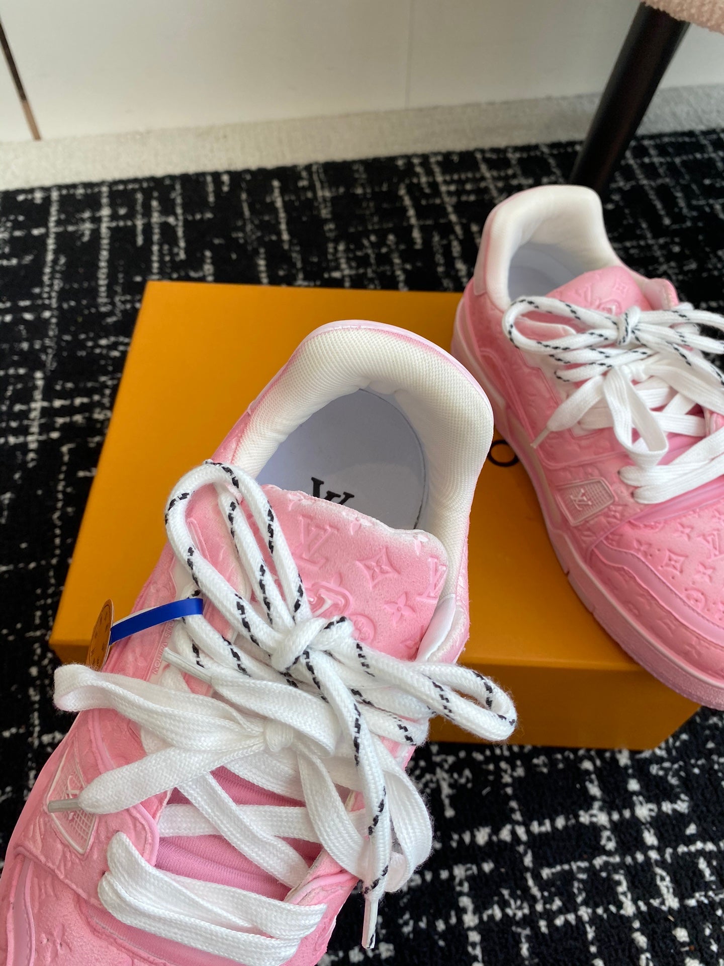 LU Sneakers Woman Pink