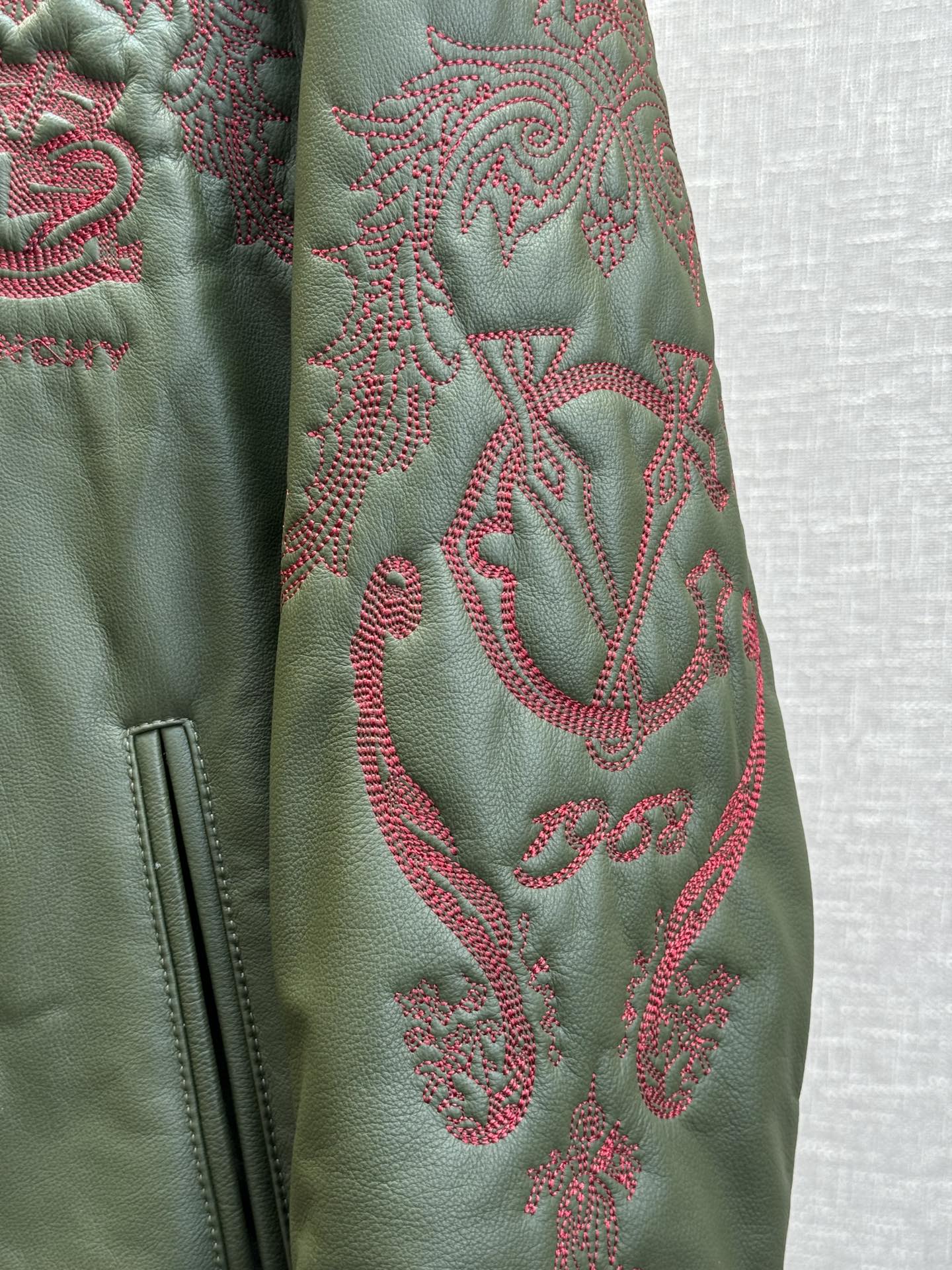 GIVENJY  leather Jacket Man Crest embroidery's Limited