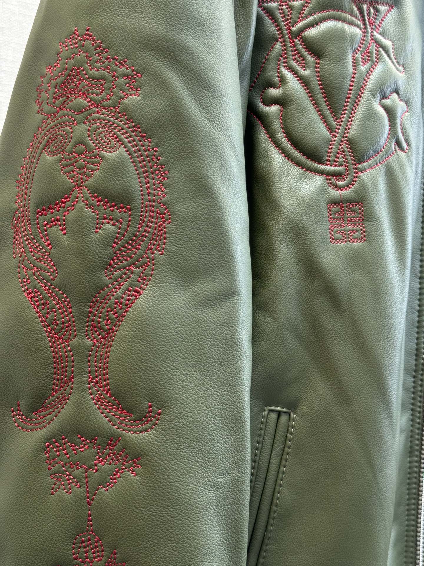 GIVENJY  leather Jacket Man Crest embroidery's Limited