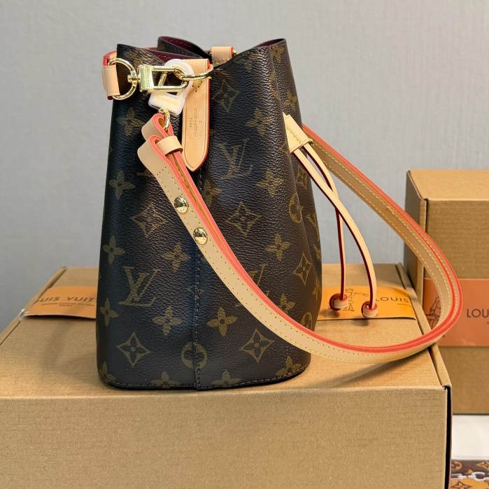 LU Bag Neo noe size BB 21 cm