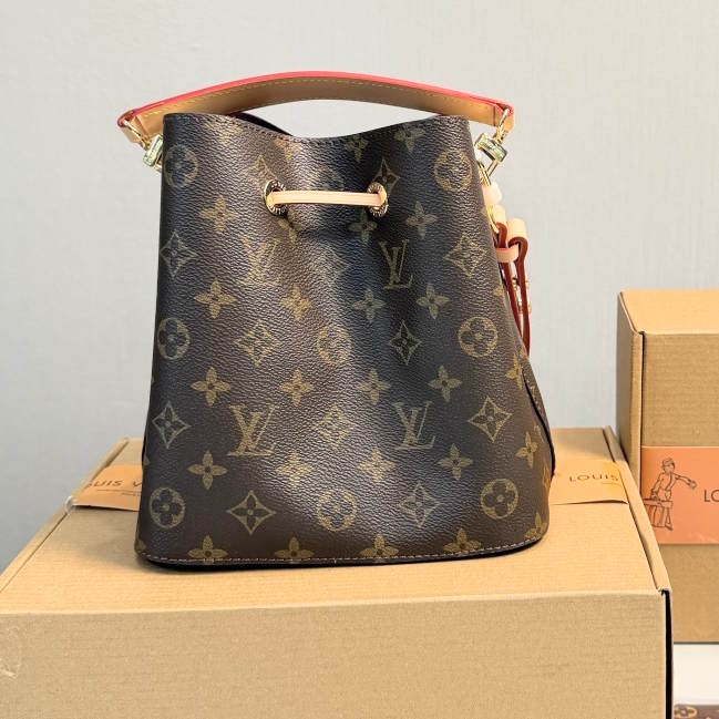 LU Bag Neo noe size BB 21 cm