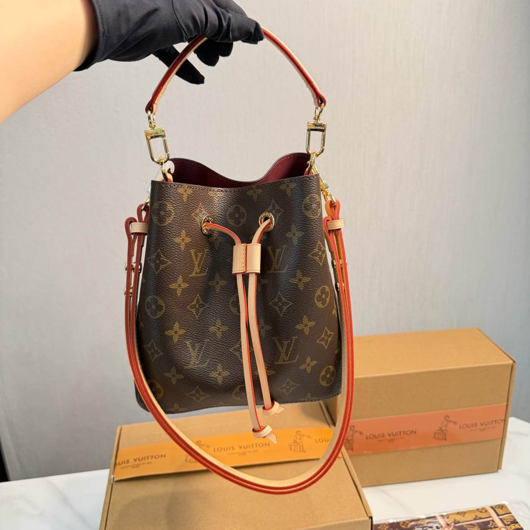 LU Bag Neo noe size BB 21 cm