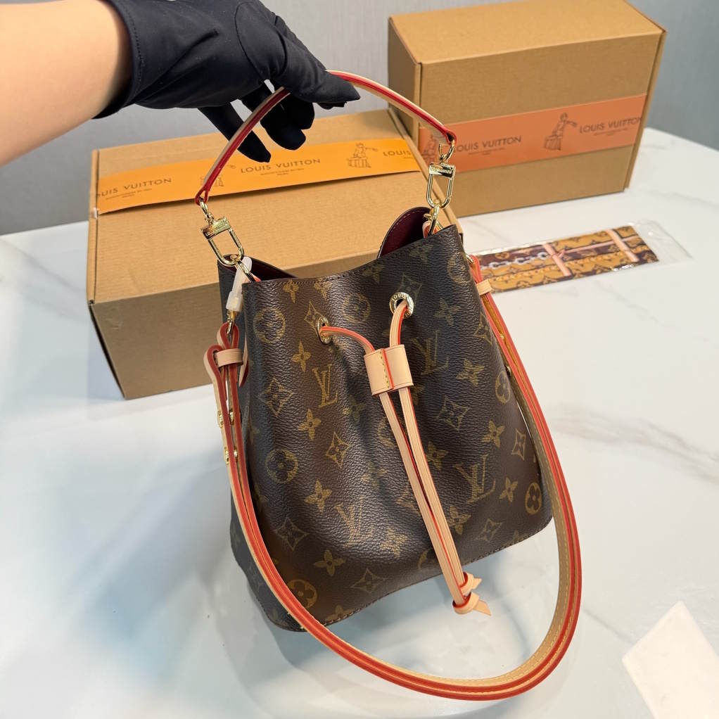LU Bag Neo noe size BB 21 cm