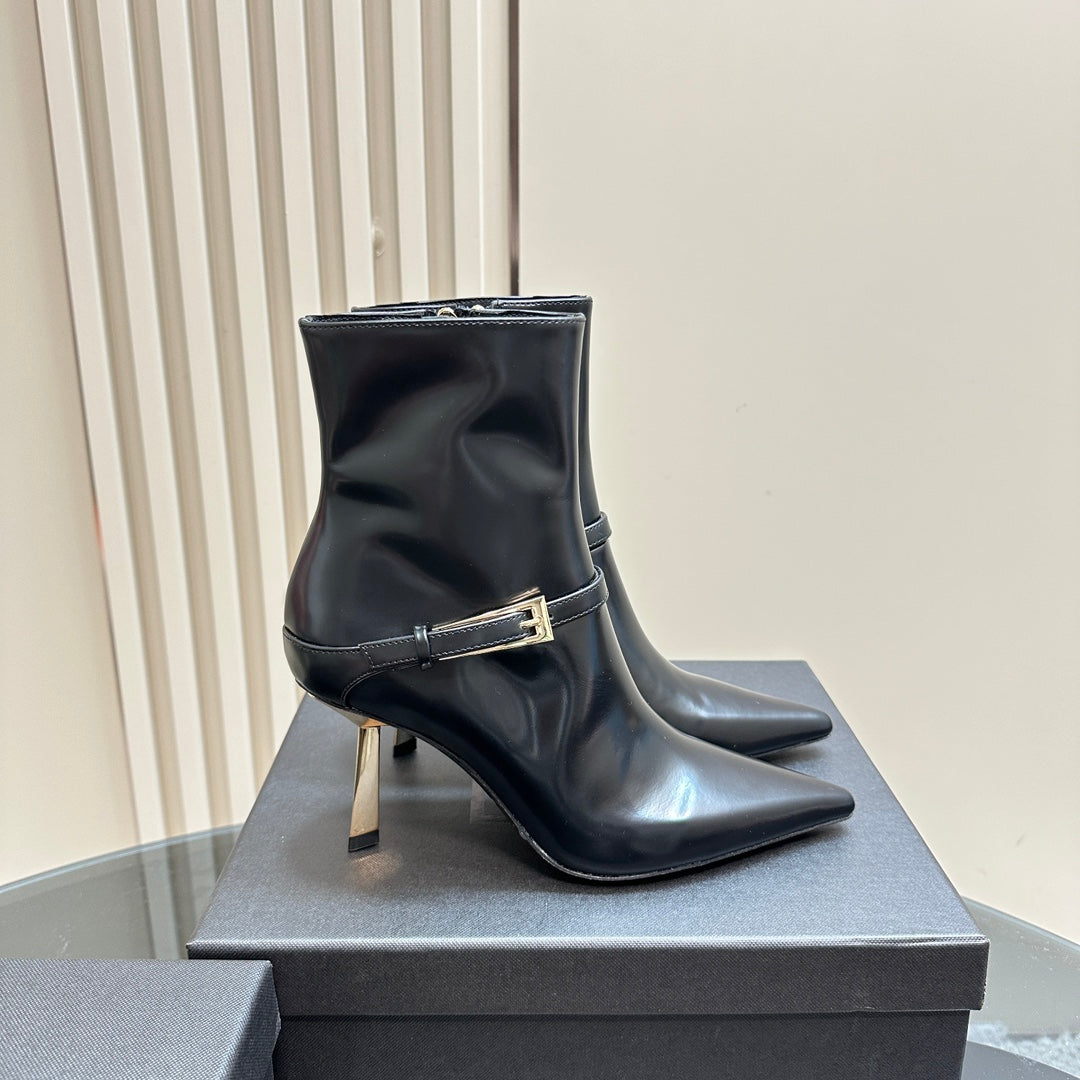 Y L  Boots Woman Low