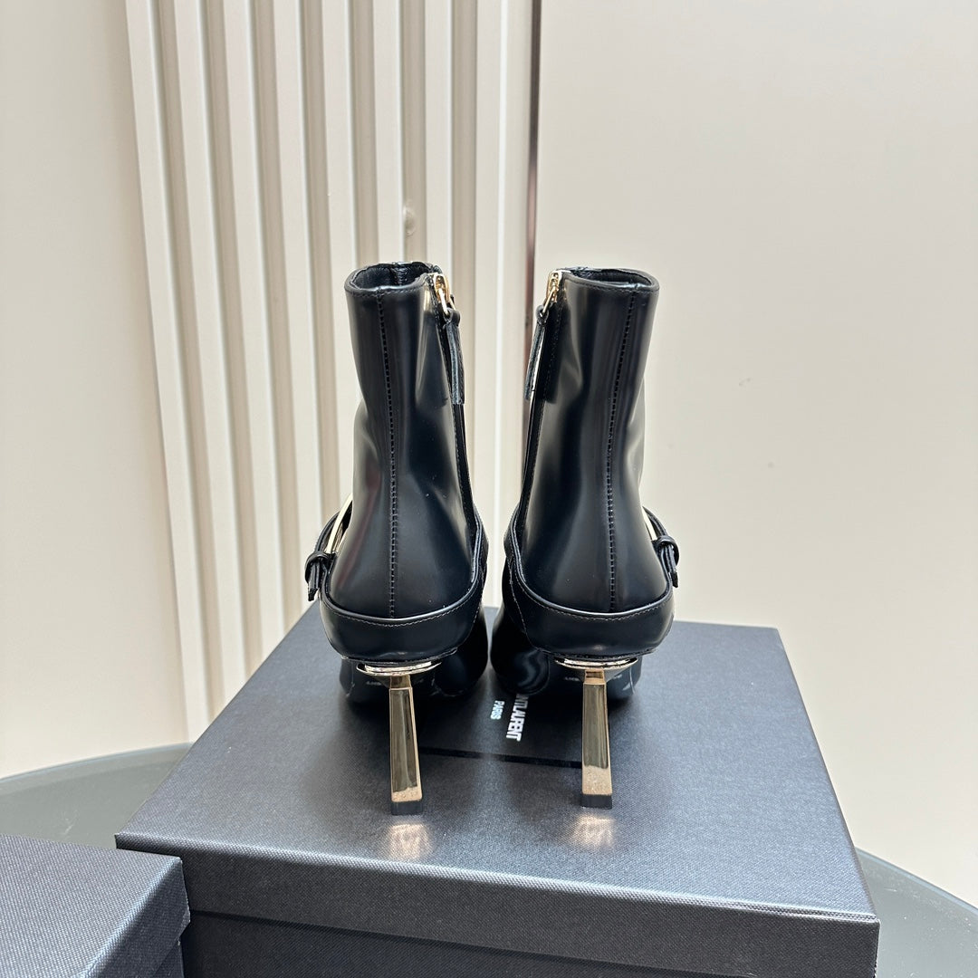 Y L  Boots Woman Low