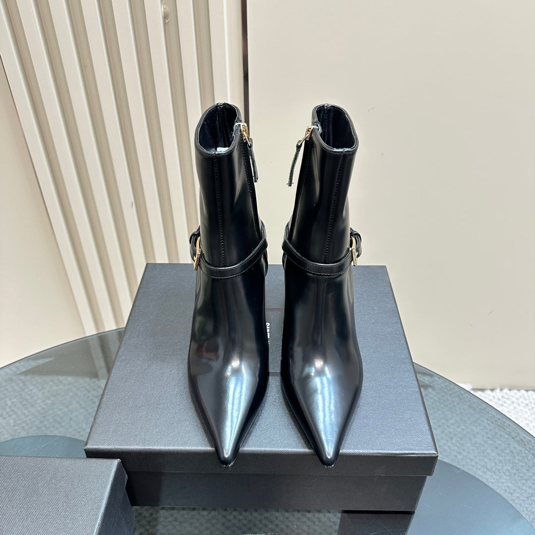 Y L  Boots Woman Low