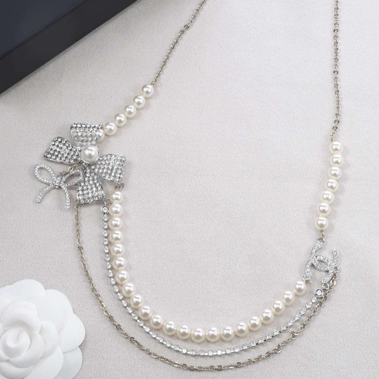 CHL Fashion Necklace