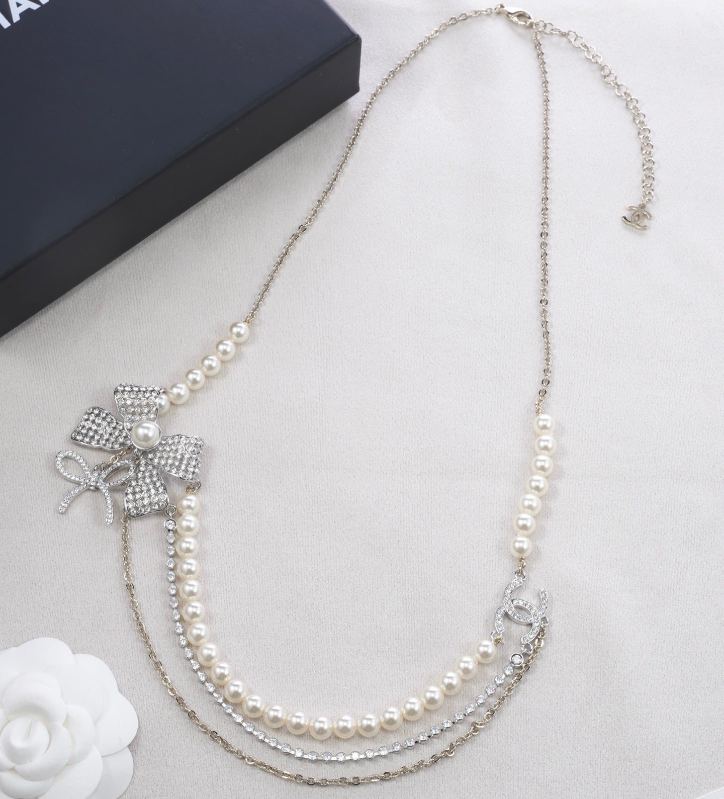 CHL Fashion Necklace