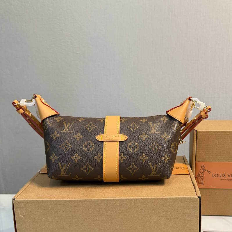 LU Bag  size 22 cm