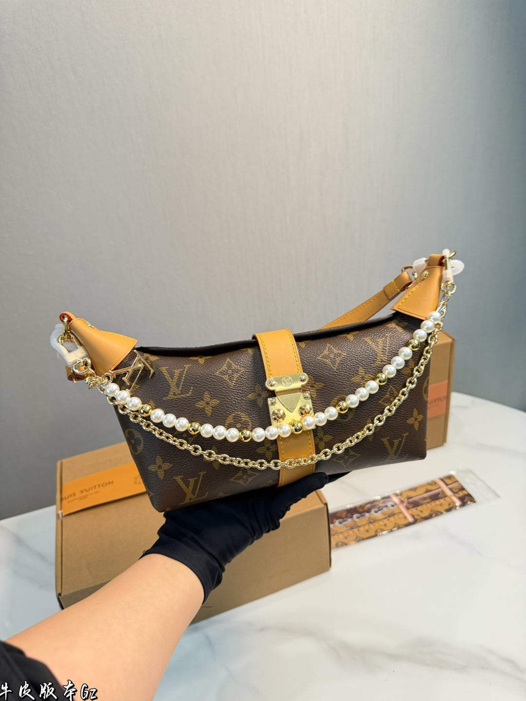 LU Bag  size 22 cm