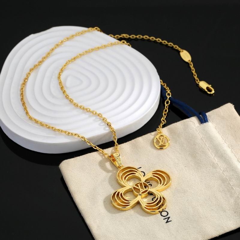 LU Fashion Necklaces