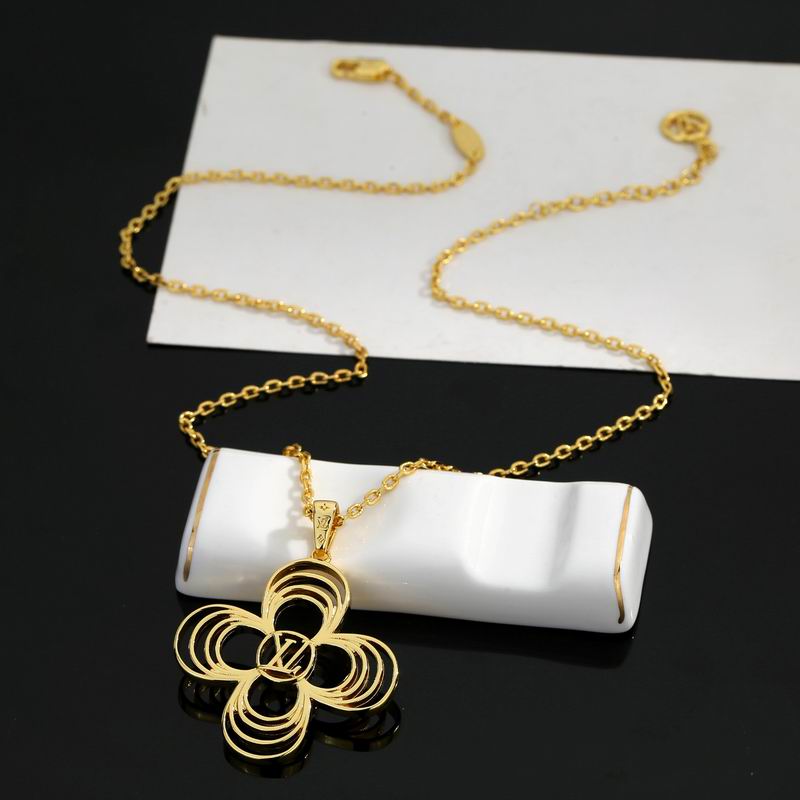 LU Fashion Necklaces