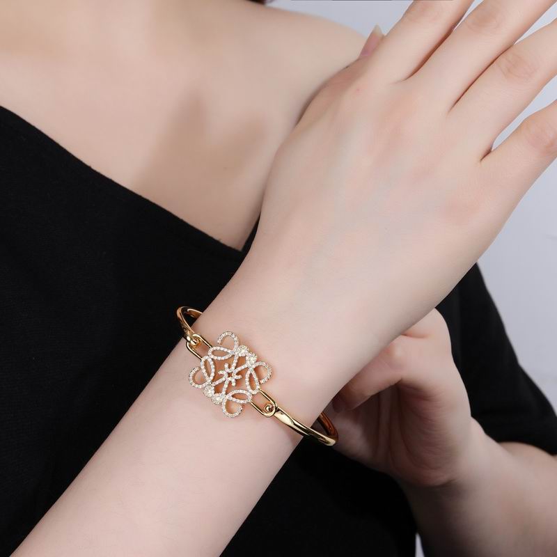 LOEVE Fashion Bracelet