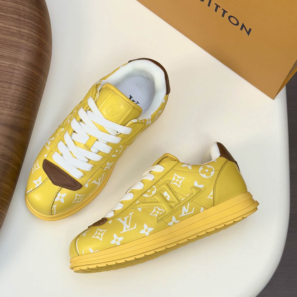 LU  Buttersoft  Sneakers 2 Color's