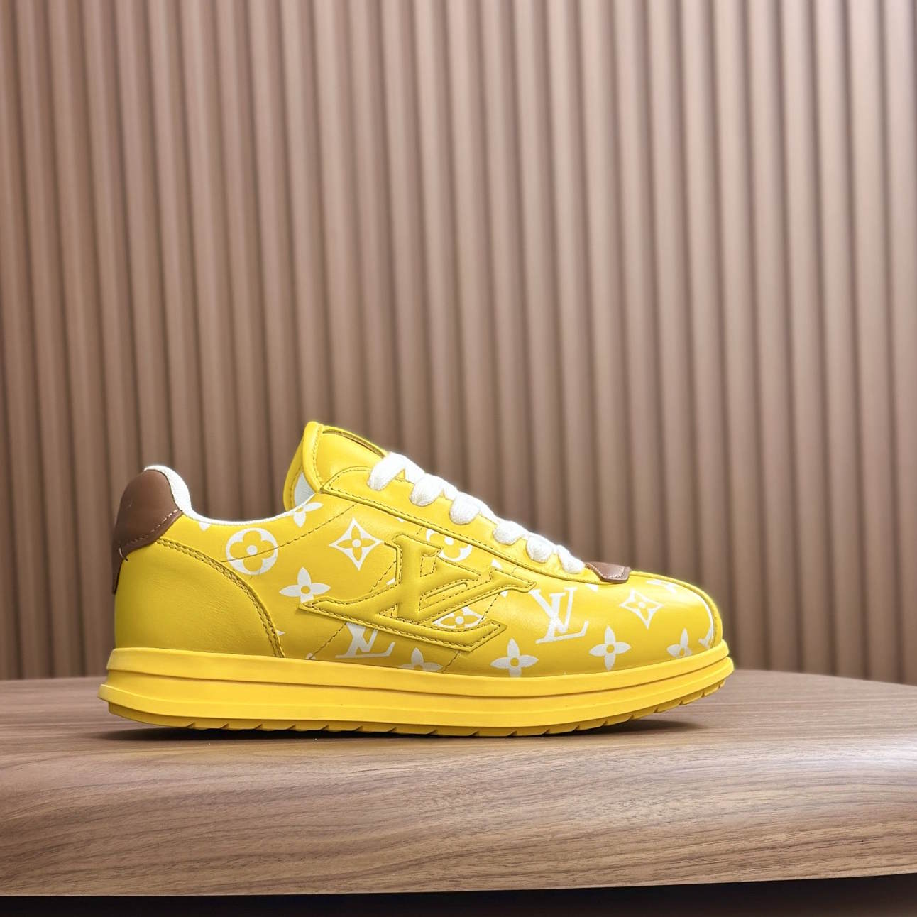 LU  Buttersoft  Sneakers 2 Color's