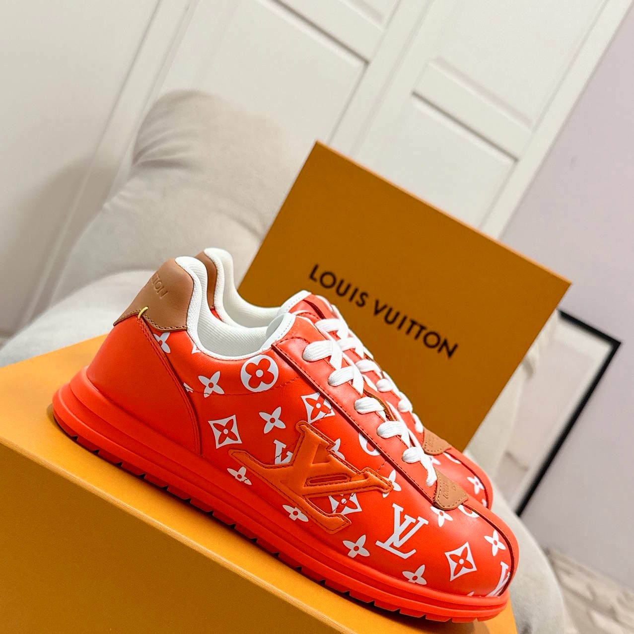 LU  Buttersoft  Sneakers 2 Color's