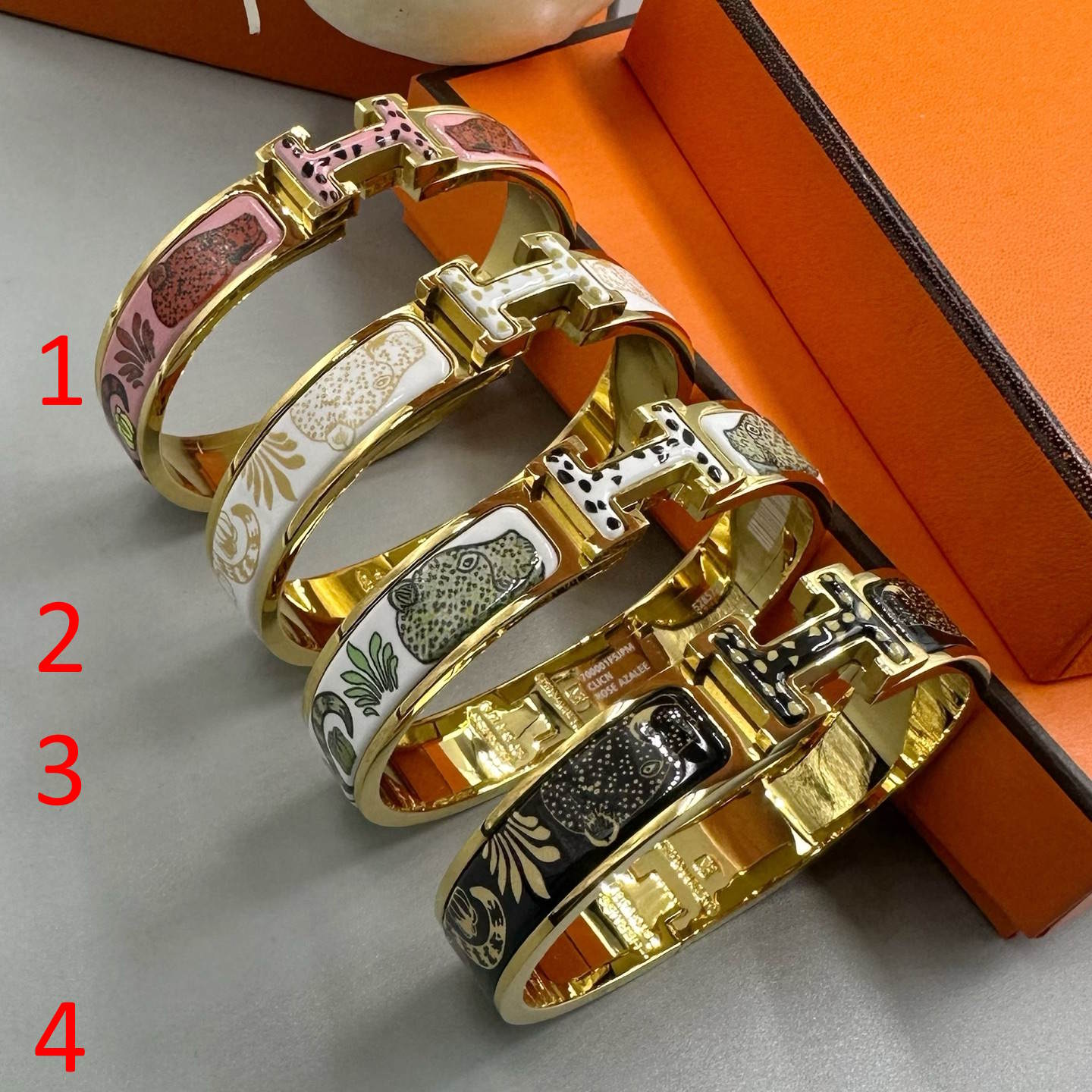 HRM Fashion Bracelet 4 Color's