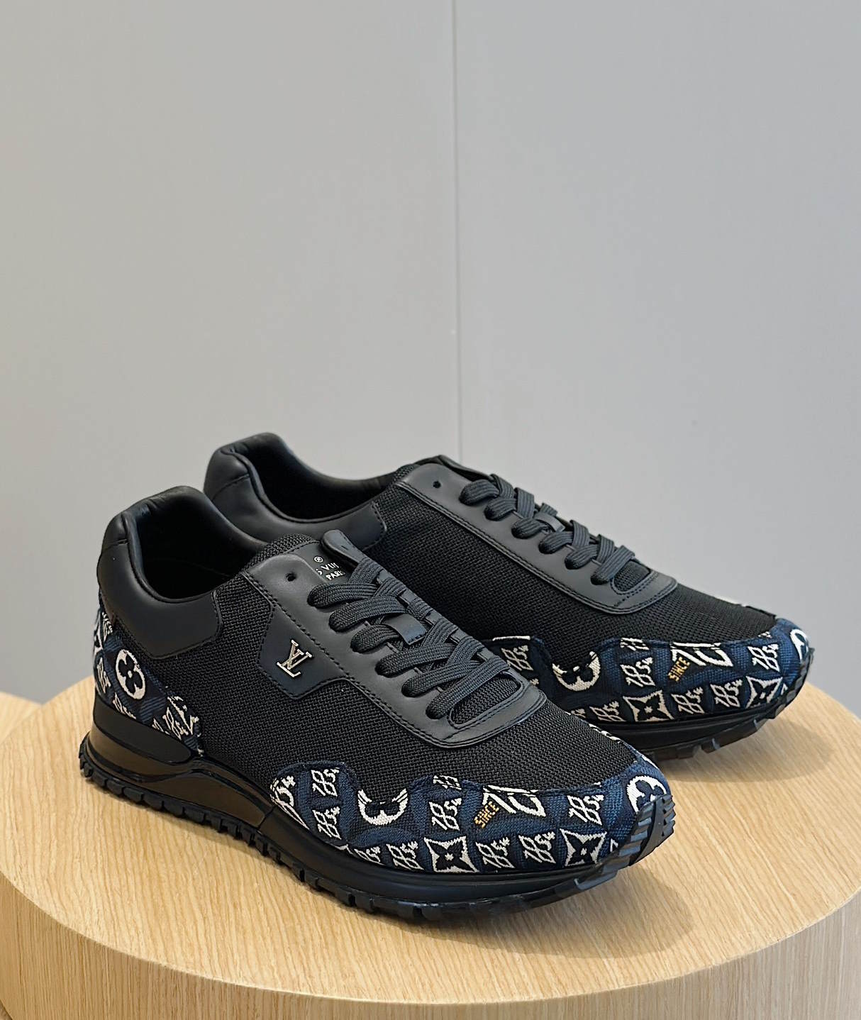 LU  Sneakers Trainers 2 Color 's