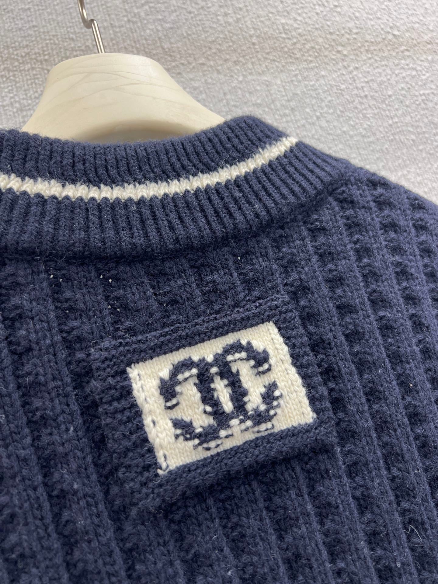 CHL Sweater Woman 2 Color's
