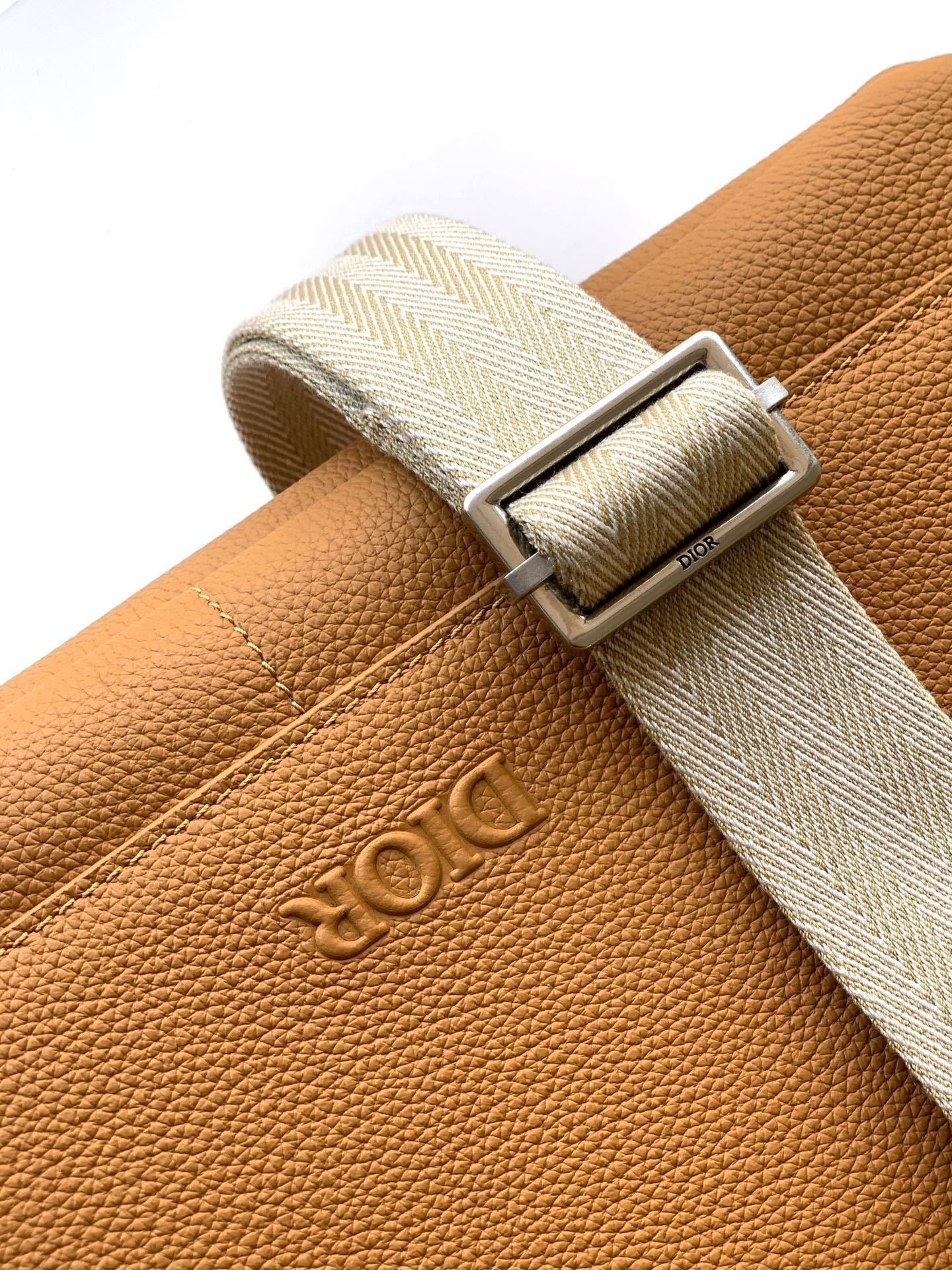 CHD Privé Messenger Bag with Flap 33 cm  2 Color's